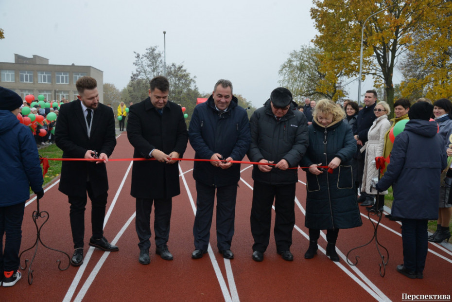 Обновленный стадион открыли в Путришковской средней школе имени Ф.Л. Крайника